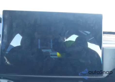 2023 Tesla Model X Dual Motor All-Wheel Drive/Standard Range z USA, uszkodzony, nr VIN 7SAXCBE59PF376507